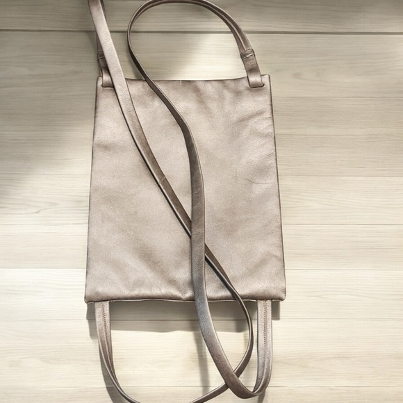 Alberta Ferretti Gold Backpack with Elegant Design - Picture 2 of 8